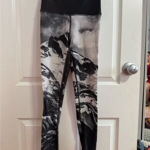 Black and White fleece lined Mountain Print Leggings from Silver Icing.